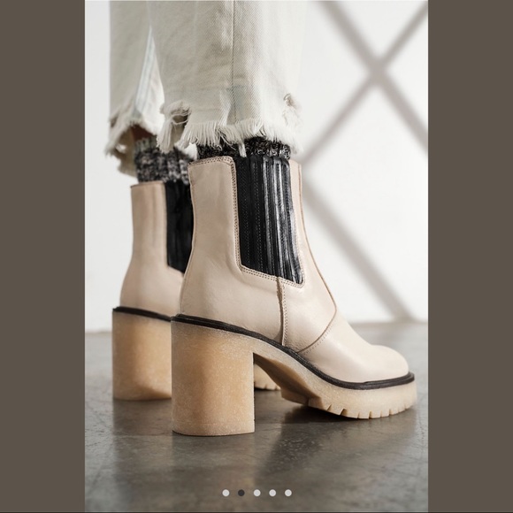 FREE PEOPLE Bone White Cream & Black Leather James Chelsea Chunky Heeled Boot 9 - Picture 3 of 16